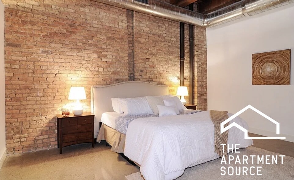 Building Photo - 2614 W North Ave