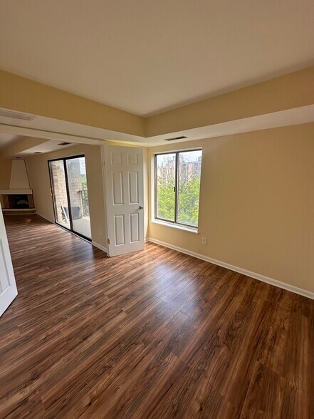 Building Photo - 6001 Arlington Blvd