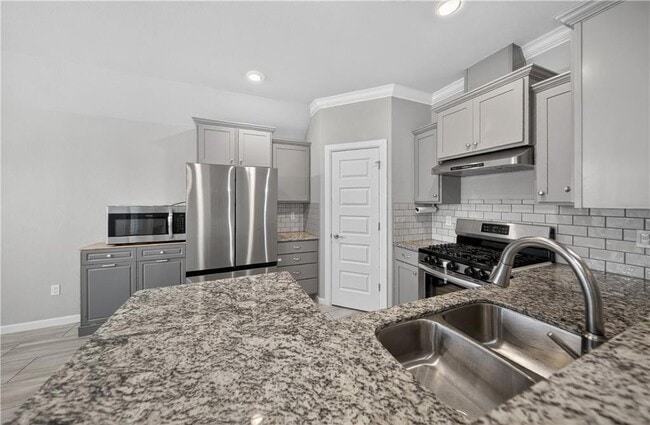 Building Photo - 440 Willow Dr