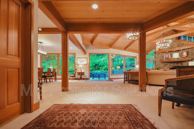 Building Photo - 7079 Lucas Valley Rd