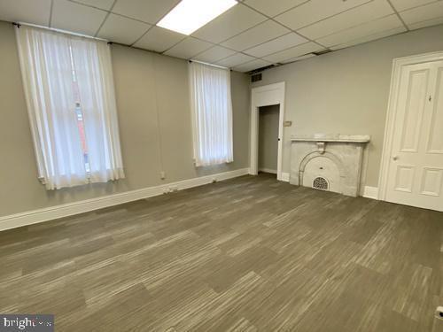 Building Photo - 218 E Market St