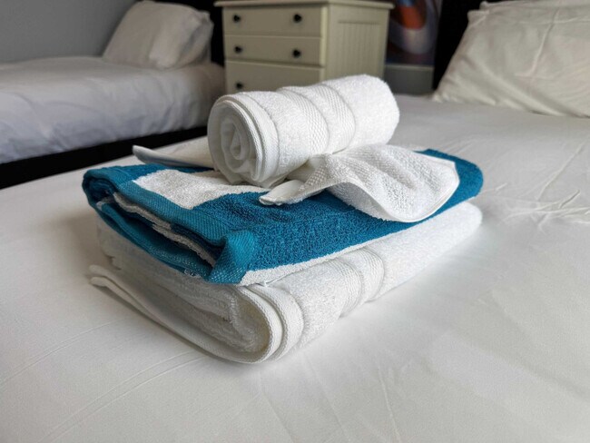 Building Photo - 4735 Vero Beach Pl