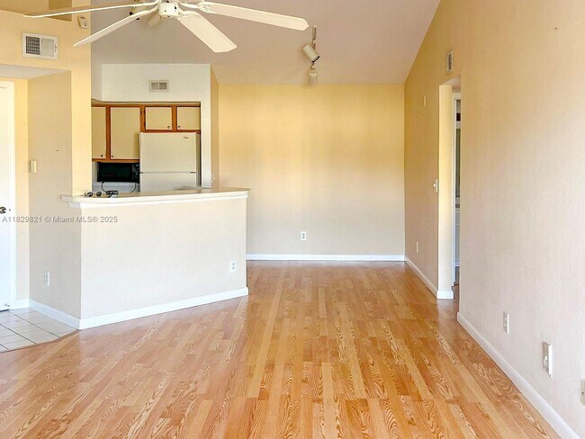 Building Photo - 12400 Vista Isles Dr