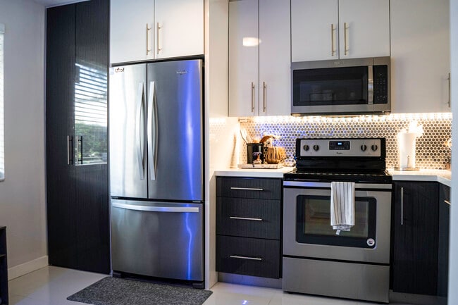 Building Photo - 55 SE 14th St