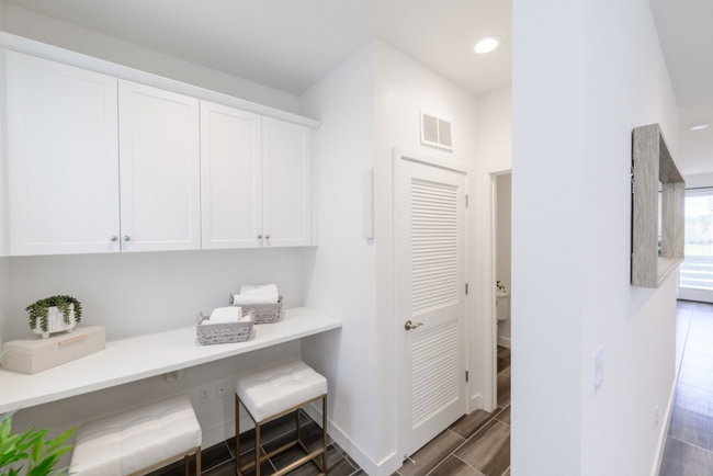 Building Photo - 3br / 2.5ba Scotts Valley Gem