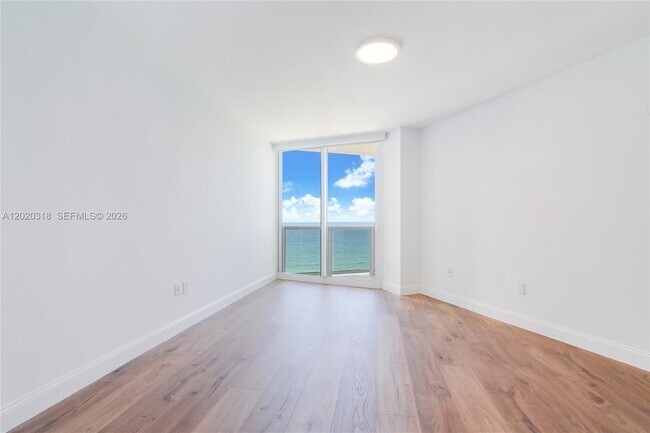 Building Photo - 19333 Collins Ave