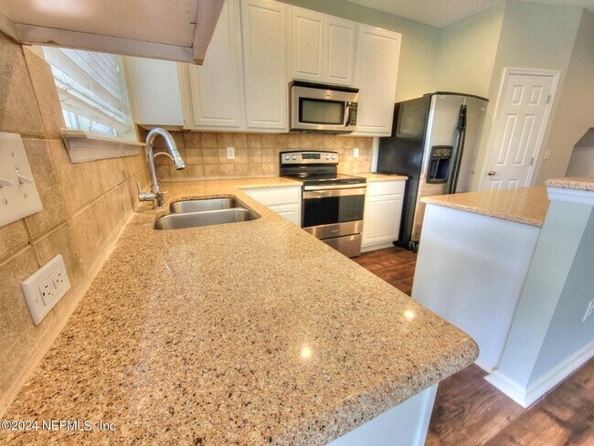Building Photo - 2311 Red Moon Dr