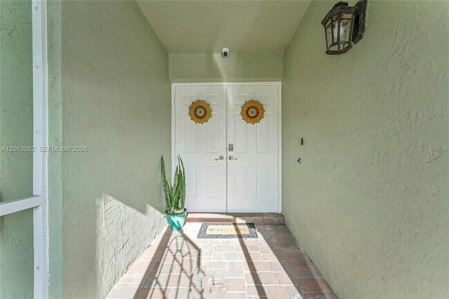 Building Photo - 5520 NW 49th Ave
