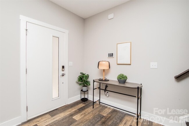 Building Photo - 1134 E 36th St