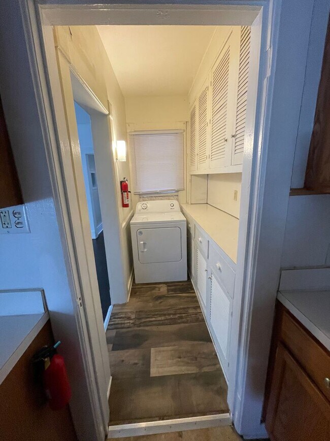 Building Photo - 6 McFarlan Ave