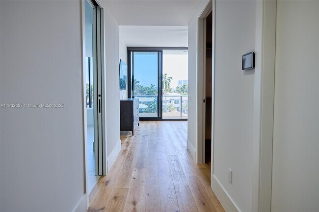 Building Photo - 160 Isle of Venice Dr