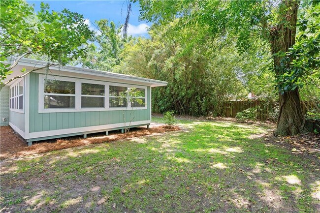 Building Photo - 3120 Willow Ave