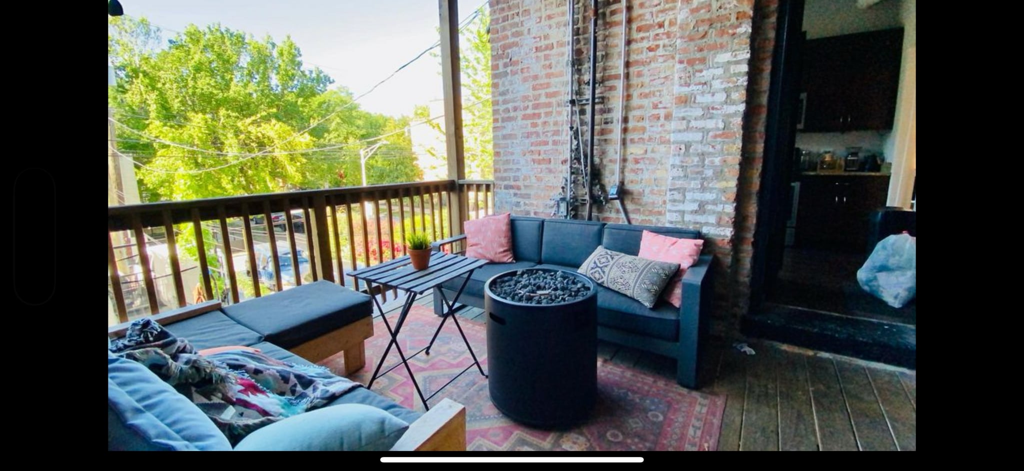 Building Photo - 2100 W Division St