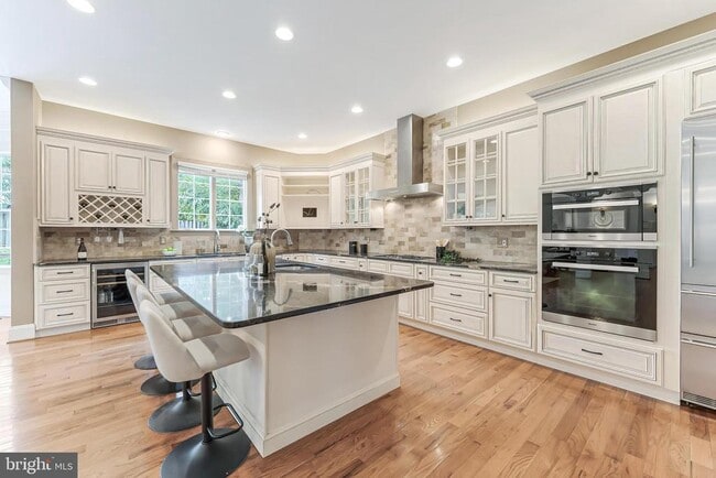 Building Photo - 829 Golden Arrow St