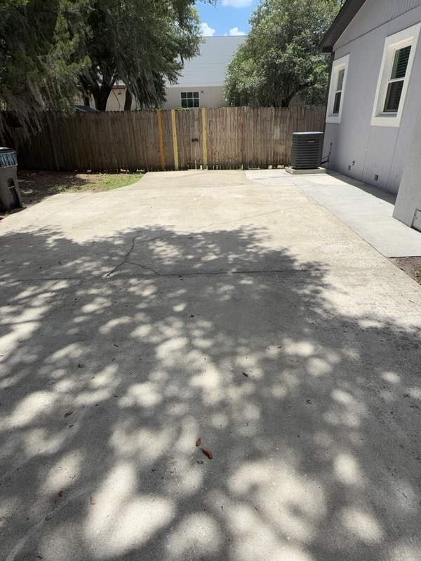 Building Photo - 270 W Pineloch Ave