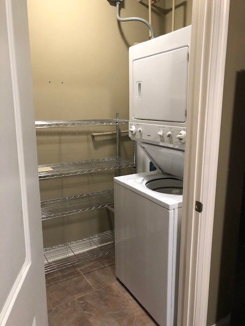 Building Photo - 888 S Kenilworth Pky