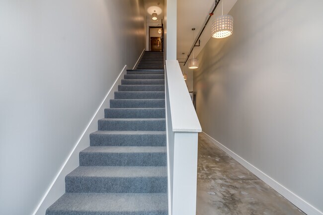 Building Photo - 2752 Lafayette Ave