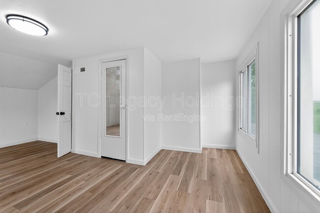 Building Photo - 192 Fairmor Dr