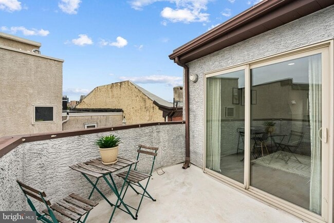 Building Photo - 444 Poplar St