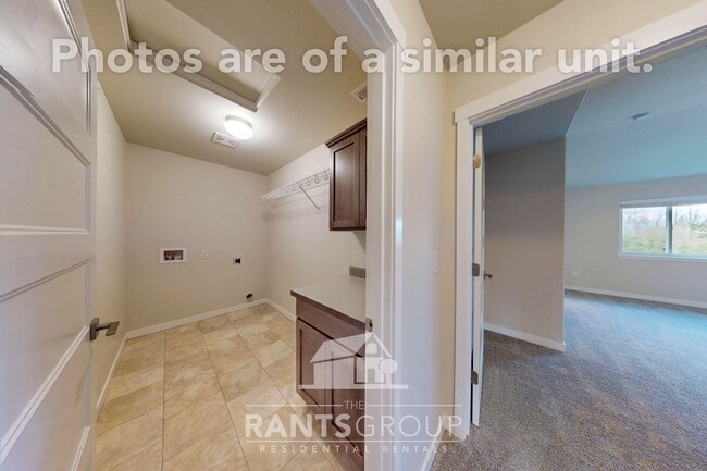 Building Photo - Built in 2023! Great Location!  Easy I5 Ac...