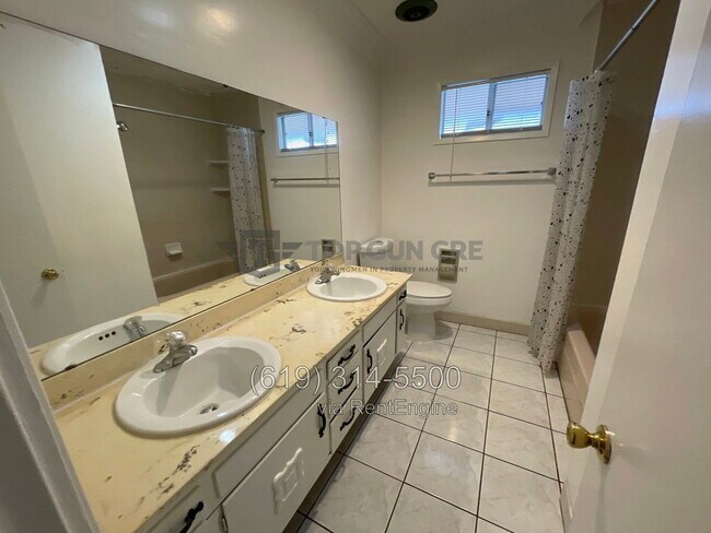 Building Photo - 545 Oakdale Ln