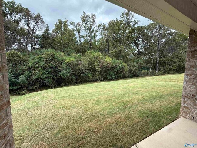 Building Photo - 158 River Pointe Dr