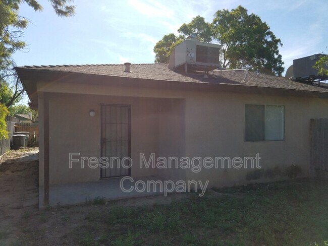 Building Photo - 4033 N Milburn Ave