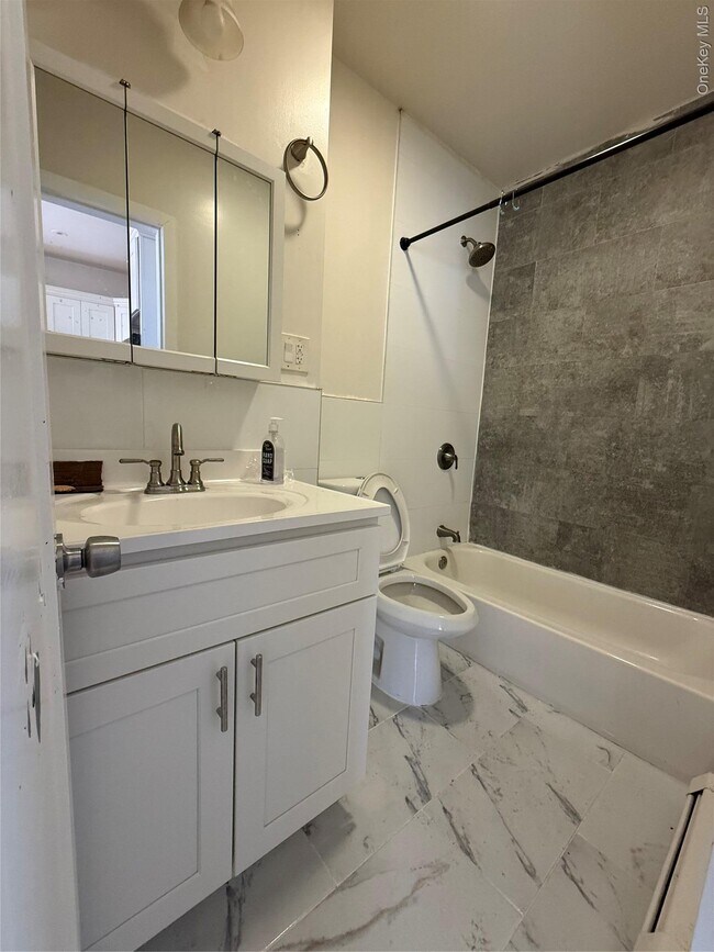 Building Photo - 519 Miller Ave