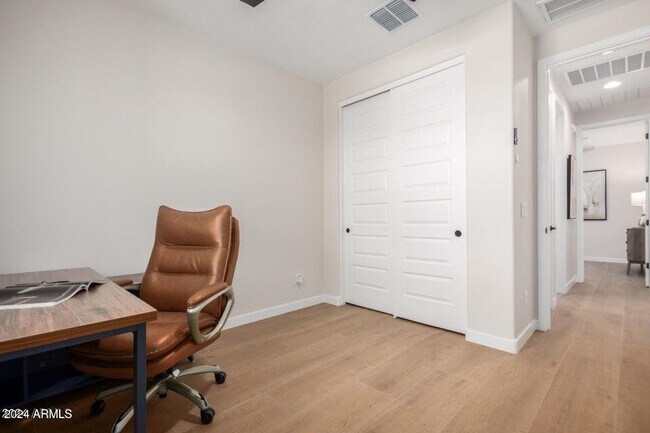 Building Photo - 9001 W Rancho Dr