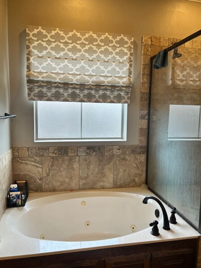 Building Photo - Beautiful Home in Tiburon!!
