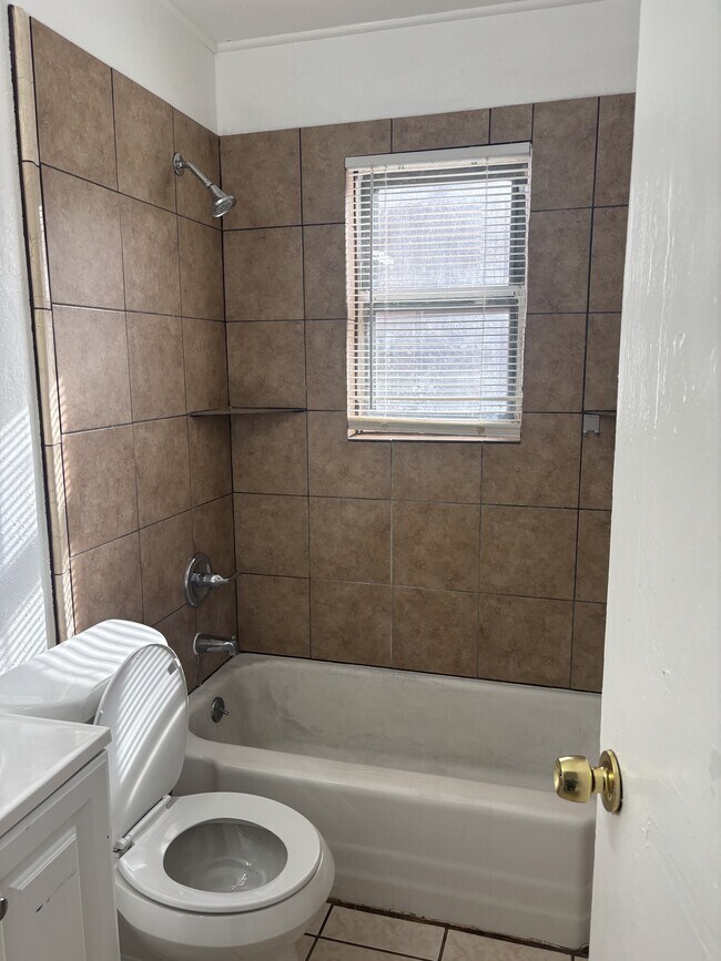 Building Photo - 1220 Mcdonald Dr