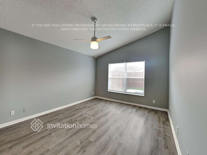 Building Photo - 7567 Stirling Bridge Blvd N