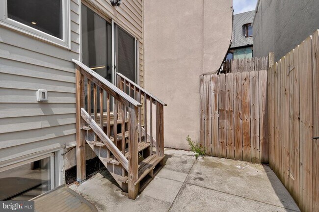 Building Photo - 1259 S 19th St