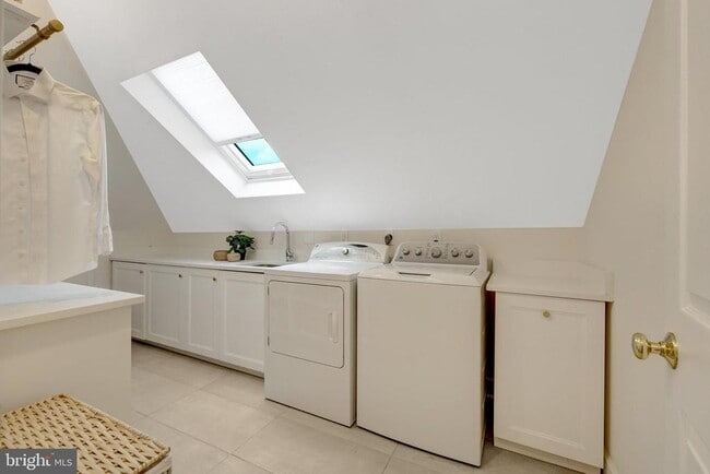 Building Photo - 6305 Dunaway Ct