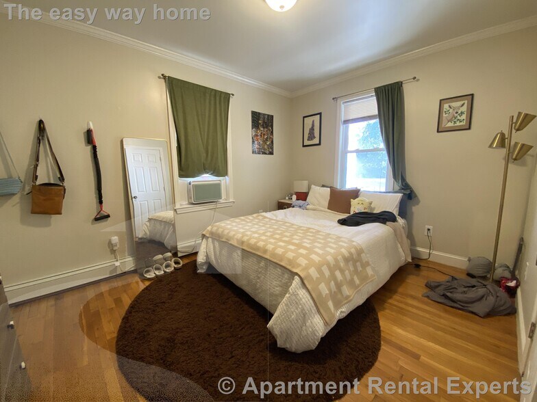 Building Photo - 22 Rice St