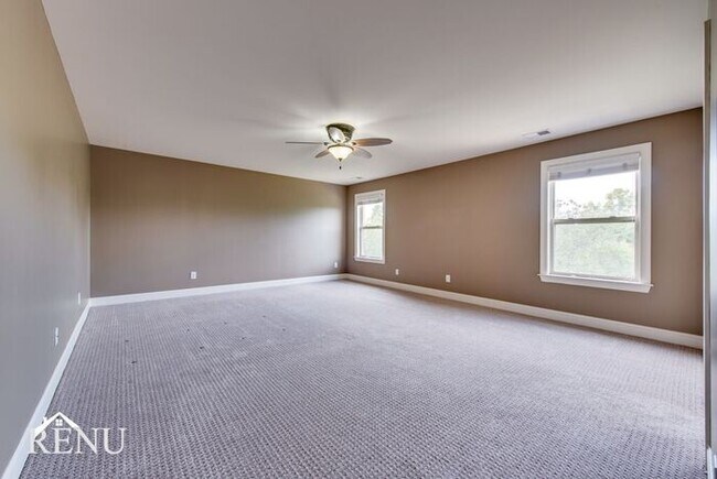 Building Photo - 1338 Sweetwater Dr