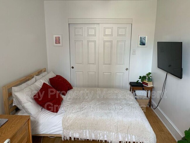 Building Photo - 2018 N Hancock St