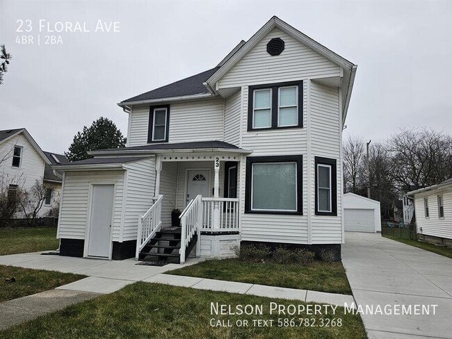 Primary Photo - Beautifully Renovated 4 Bedroom Home w/ 2 ...