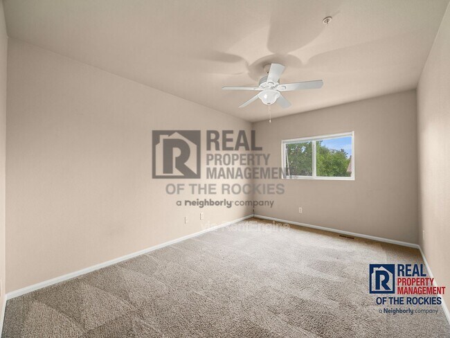 Building Photo - 2702 Rigden Pkwy