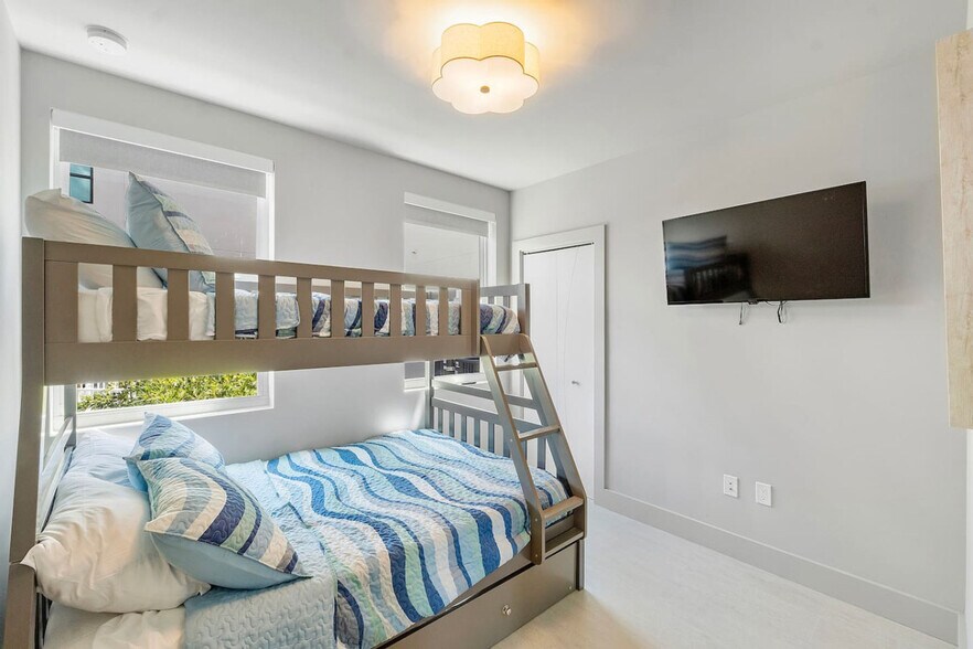 Building Photo - 99 Seaside Ave