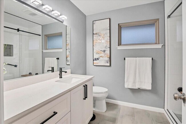 Building Photo - 9502 Castlewood Dr
