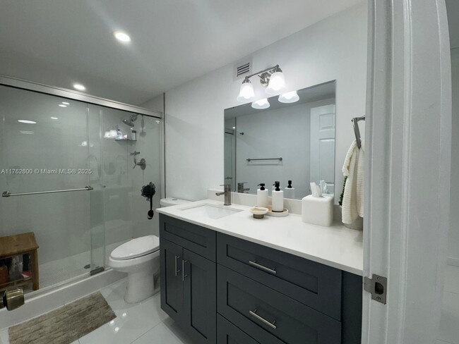 Building Photo - 3800 S Ocean Dr
