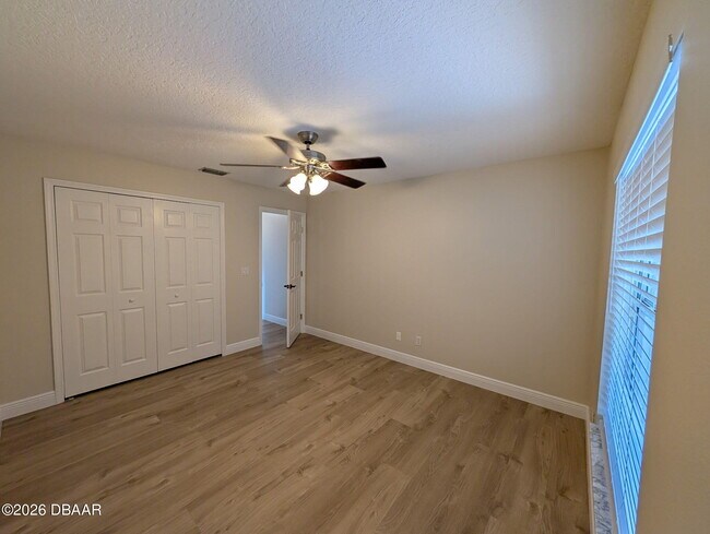 Building Photo - 3725 Sunrise Oaks Dr