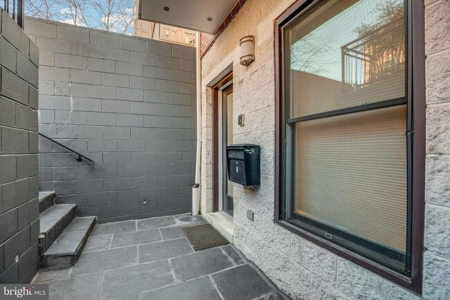 Building Photo - 2106 10th St NW