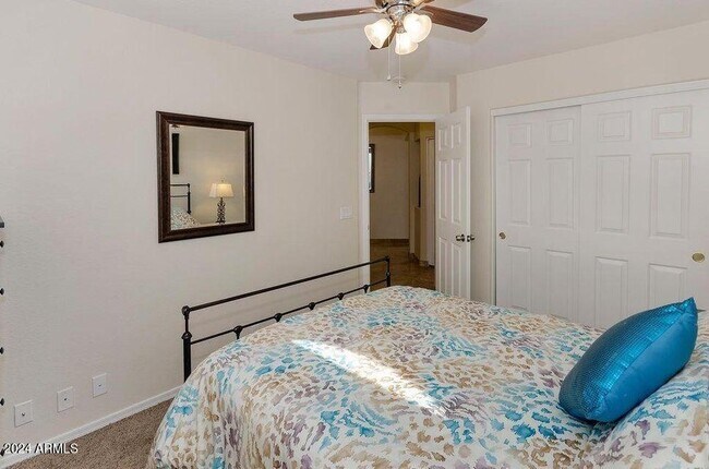 Building Photo - 3332 N Sunaire