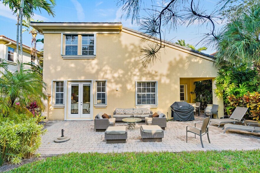 Building Photo - 1043 Vintner Blvd