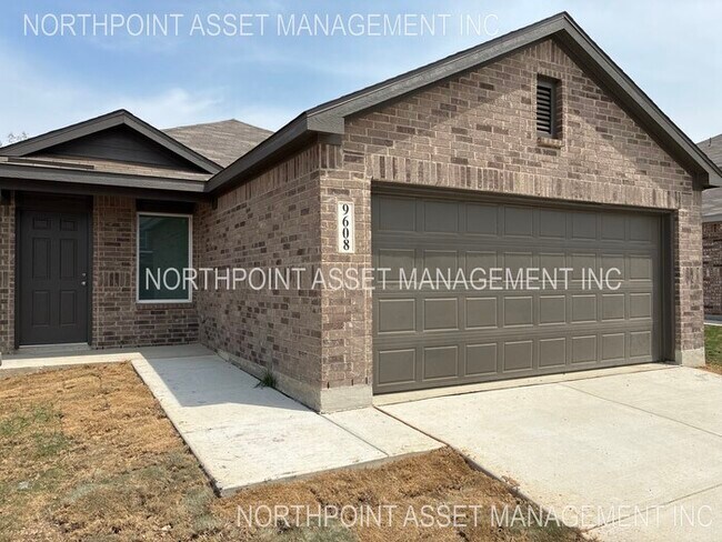 Primary Photo - Charming 4 beds 2 baths in San Antonio!
