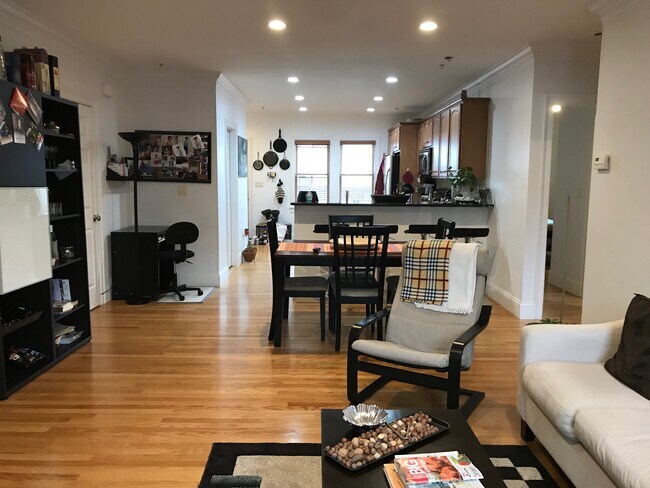 Building Photo - 38 Eddy St