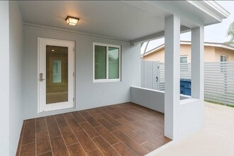 Building Photo - 9340 SW 24th St