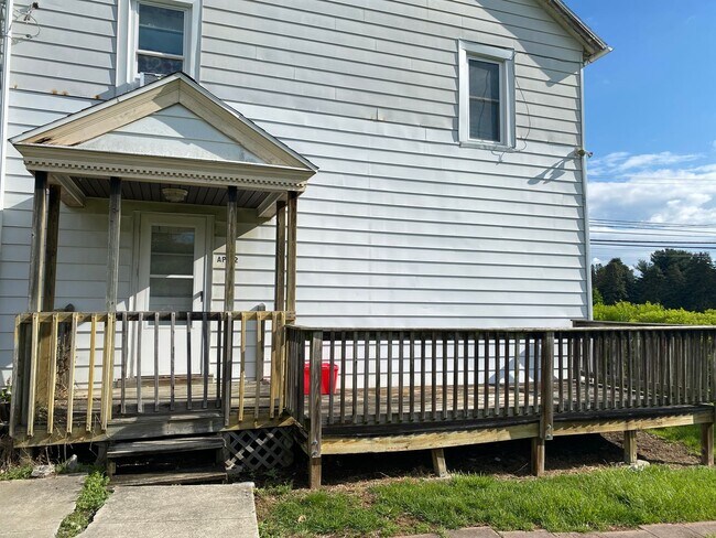 Building Photo - 632 W Orange St